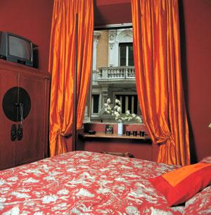 CASA HOWARD GUEST HOUSE ROME CAPO LE CASE