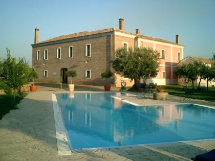 AGRITURISMO LE CAROLEE