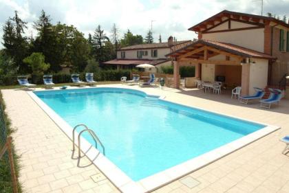 AGRITURISMO E CANTINA LA SABBIONA